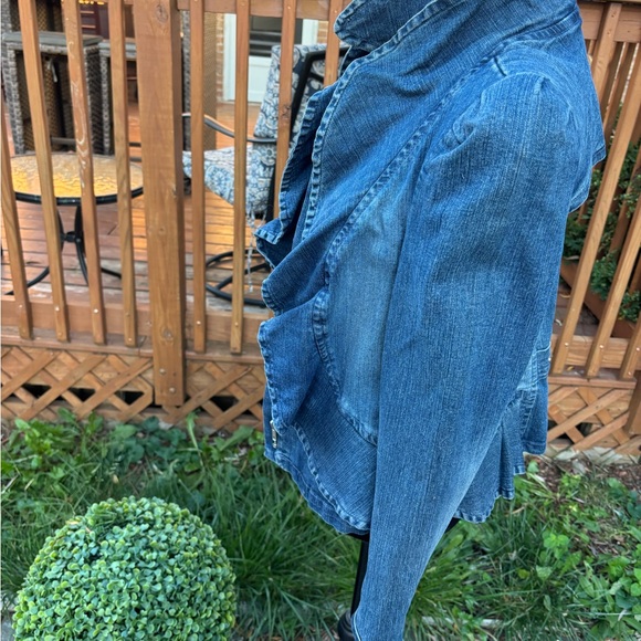 Stylish Denim Ruffle Jacket. - Picture 2 of 3